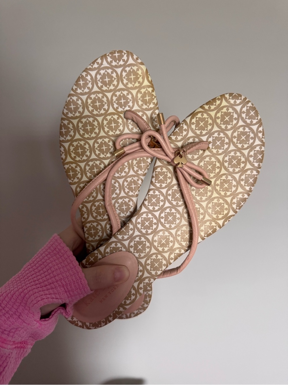 Kate Spade Women’s Pink Patterned Bow Tie Flip Flops Size 8.5